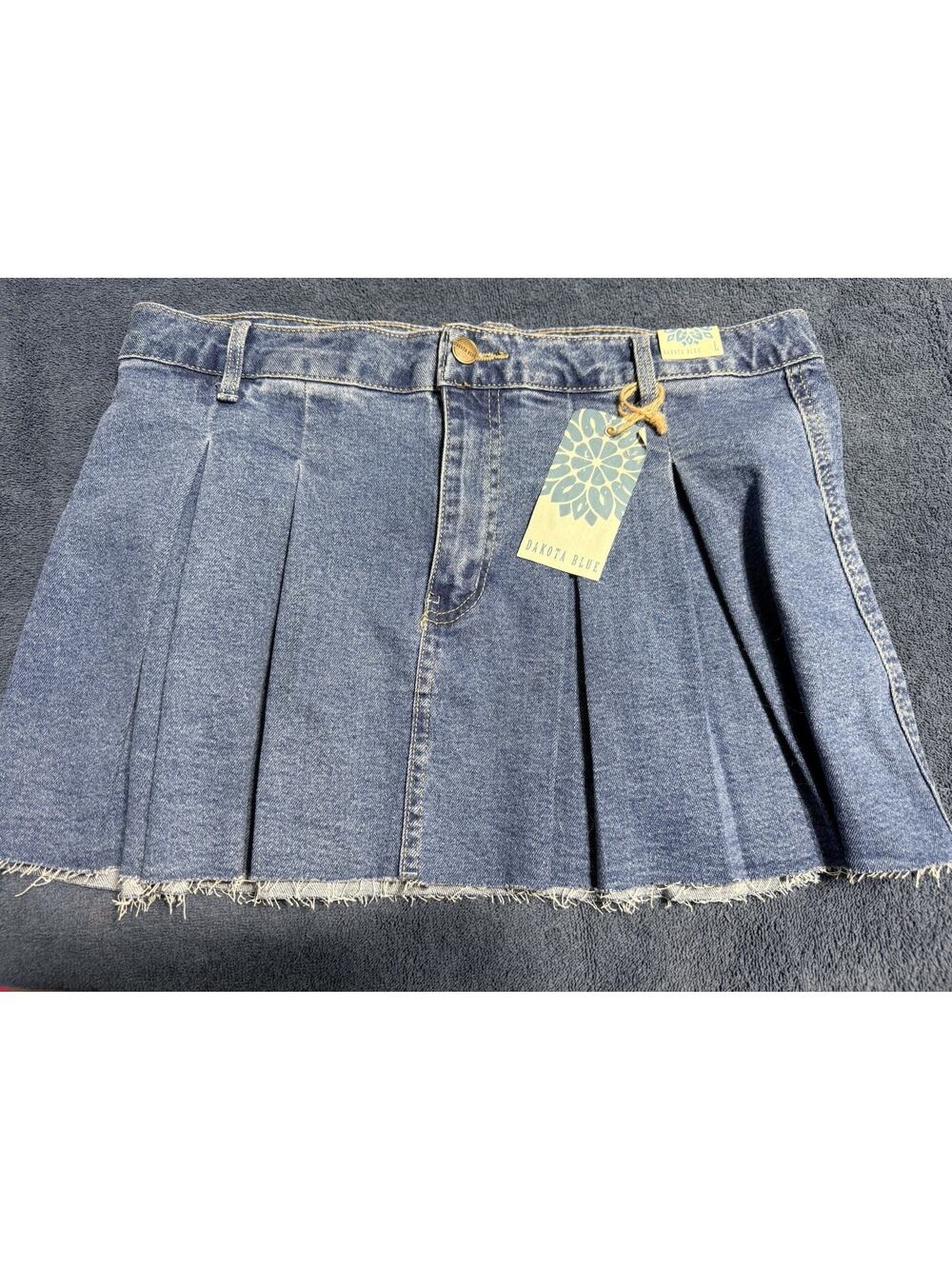 NWT Dakota Blue Pleated Cut Off Jean Skirt